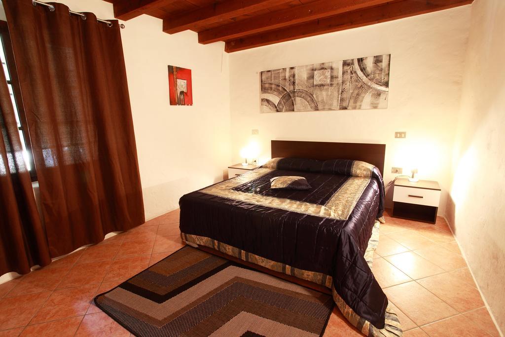 Agriturismo Licensi Del Bresa Villa Monzambano Phòng bức ảnh
