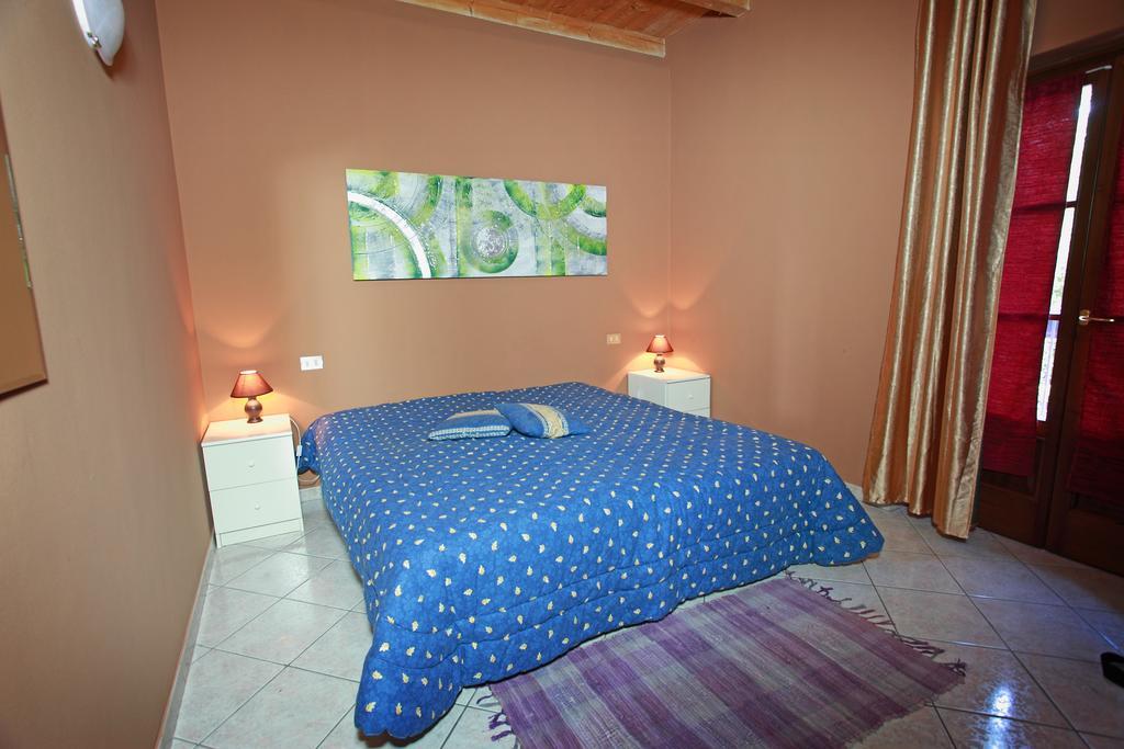 Agriturismo Licensi Del Bresa Villa Monzambano Phòng bức ảnh